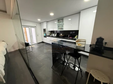 Apartamento T4 para Venda em Ramada e Caneças