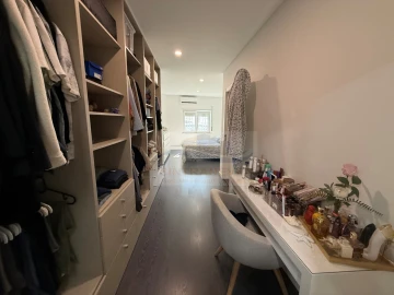Apartamento T4 para Venda em Ramada e Caneças