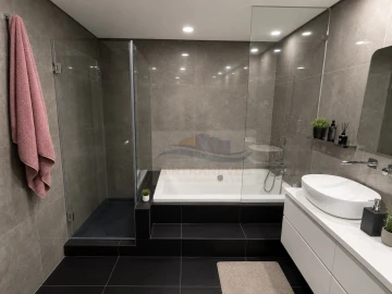 Apartamento T4 para Venda em Ramada e Caneças