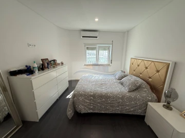 Apartamento T4 para Venda em Ramada e Caneças