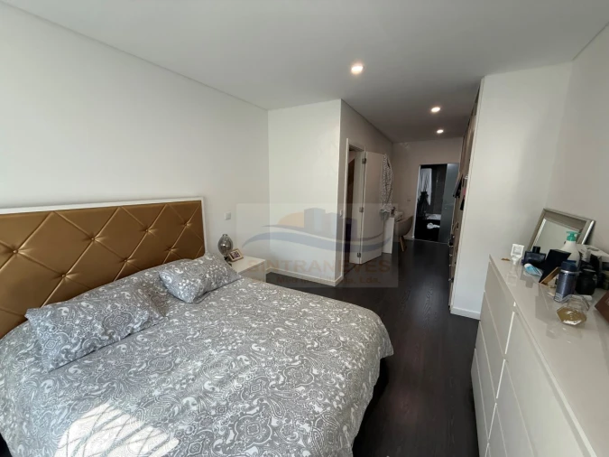 Apartamento T4 para Venda em Ramada e Caneças Foto 19