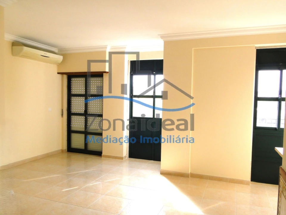 Apartamento T3 para Venda em Alenquer (Santo Estêvão e Triana) Foto 2