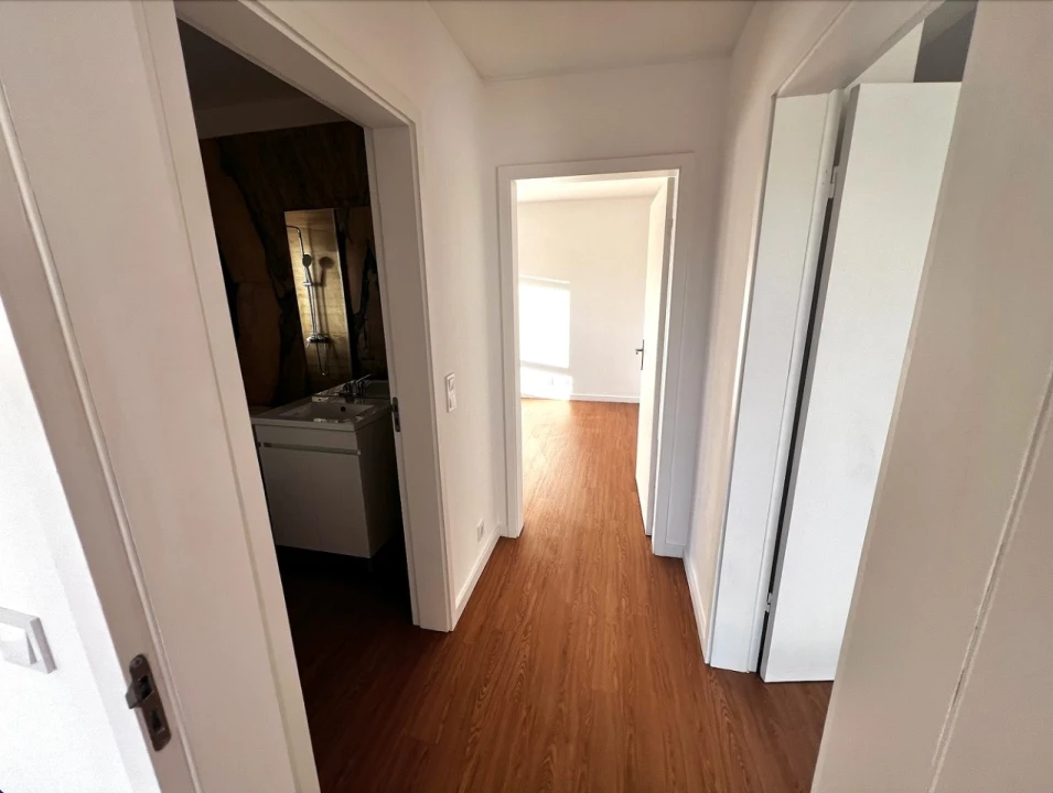 Apartamento T2 para Venda em Ramalde Foto 8