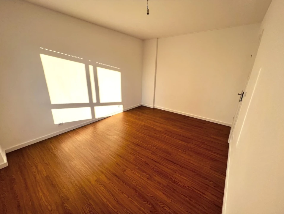 Apartamento T2 para Venda em Ramalde Foto 18