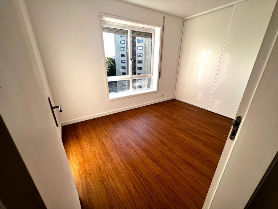 Apartamento T2 para Venda em Ramalde Foto 19