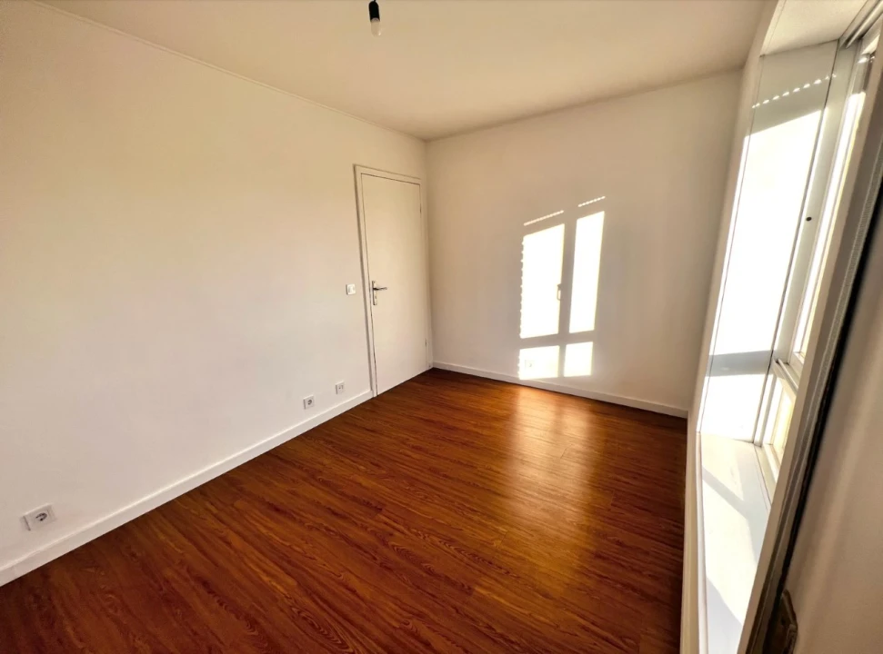 Apartamento T2 para Venda em Ramalde Foto 21
