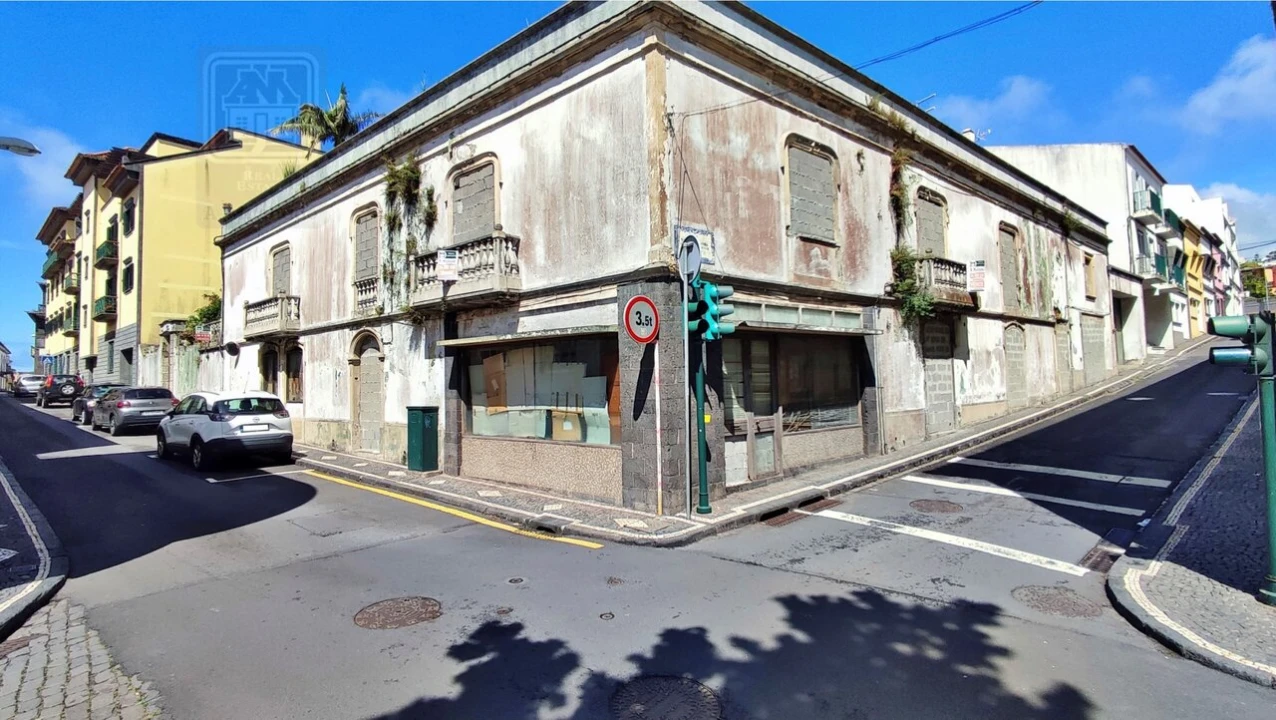 Moradia T12 para Venda em Ponta Delgada (São José) Foto 3