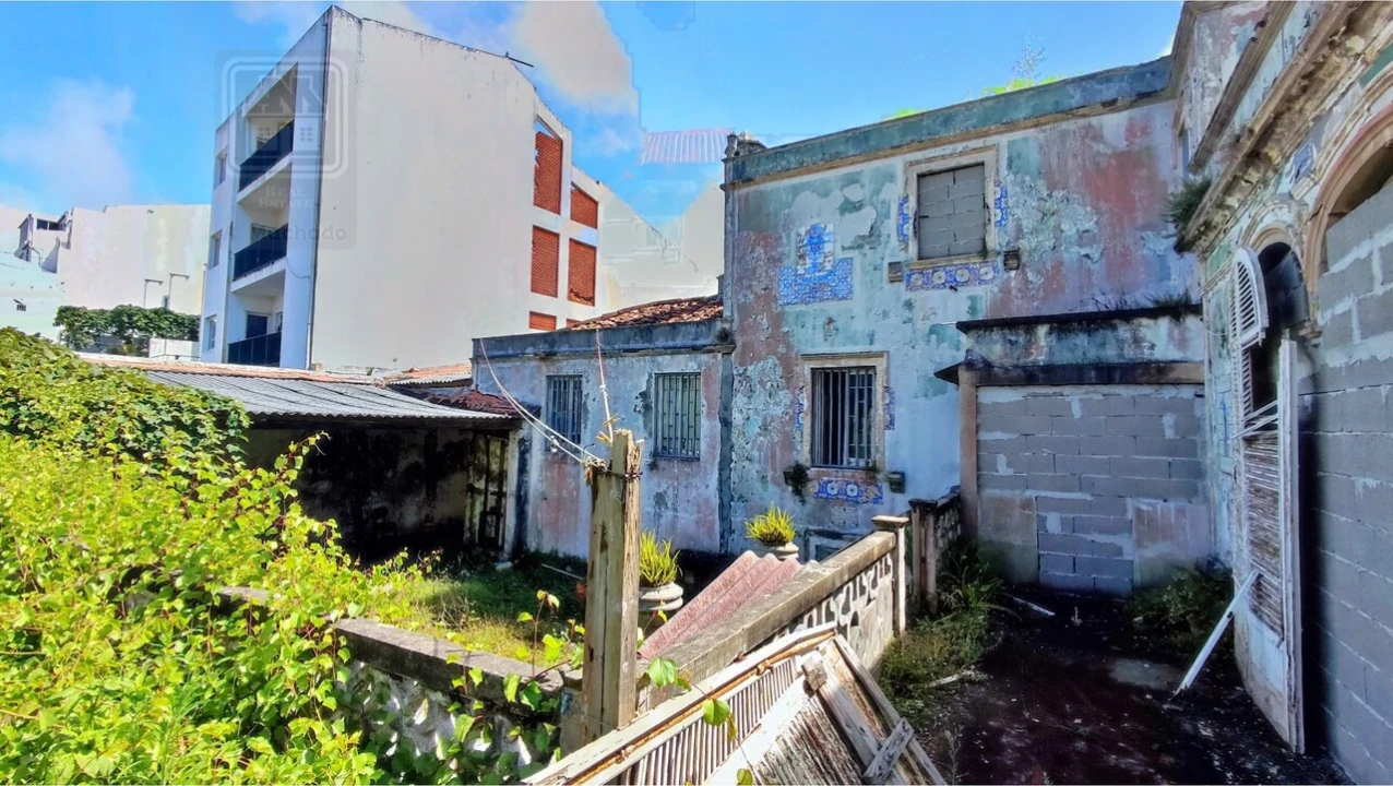 Moradia T12 para Venda em Ponta Delgada (São José) Foto 9
