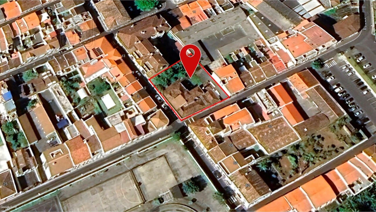Moradia T12 para Venda em Ponta Delgada (São José) Foto 17