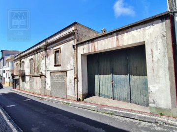 Moradia T12 para Venda em Ponta Delgada (São José)