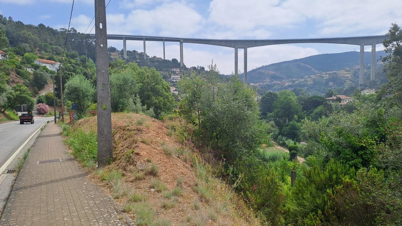 Terreno para Venda em Ceira Foto 1
