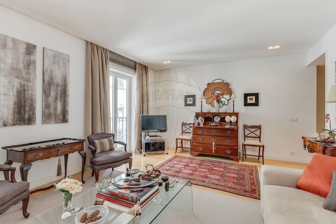 Apartamento T2 para Venda em Misericórdia Foto 2