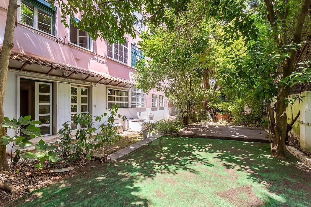 Apartamento T4 para Venda em Alvalade Foto 1