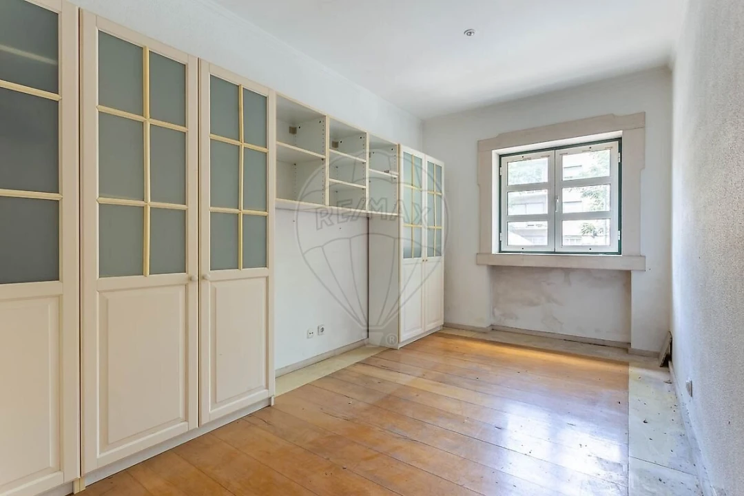 Apartamento T4 para Venda em Alvalade Foto 7