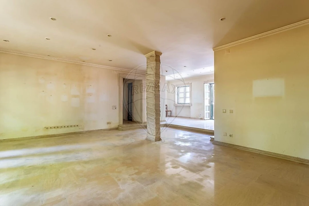 Apartamento T4 para Venda em Alvalade Foto 6