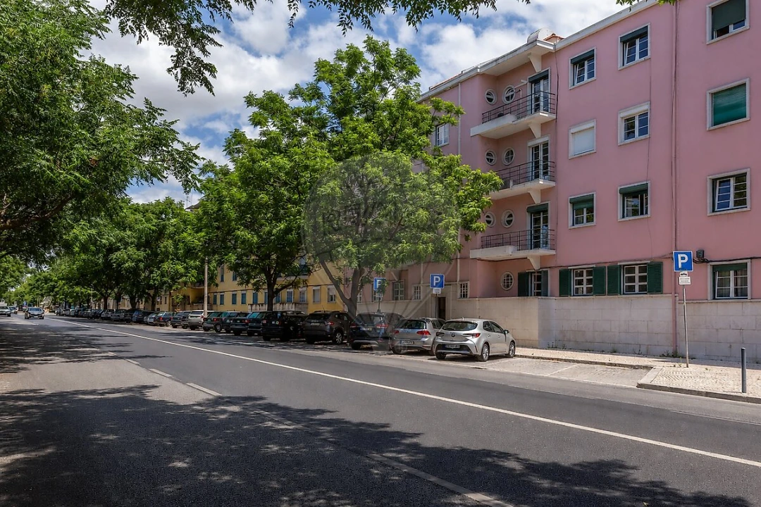 Apartamento T4 para Venda em Alvalade Foto 18