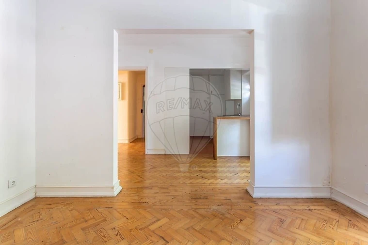 Apartamento T4 para Venda em Alvalade Foto 14