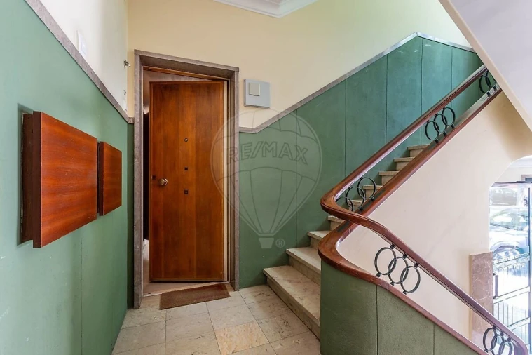 Apartamento T4 para Venda em Alvalade Foto 17