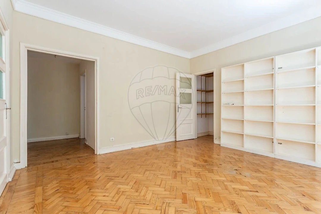 Apartamento T4 para Venda em Alvalade Foto 12