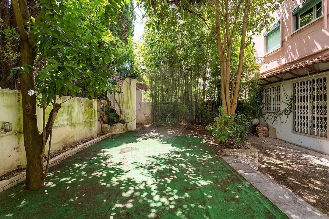 Apartamento T4 para Venda em Alvalade Foto 2