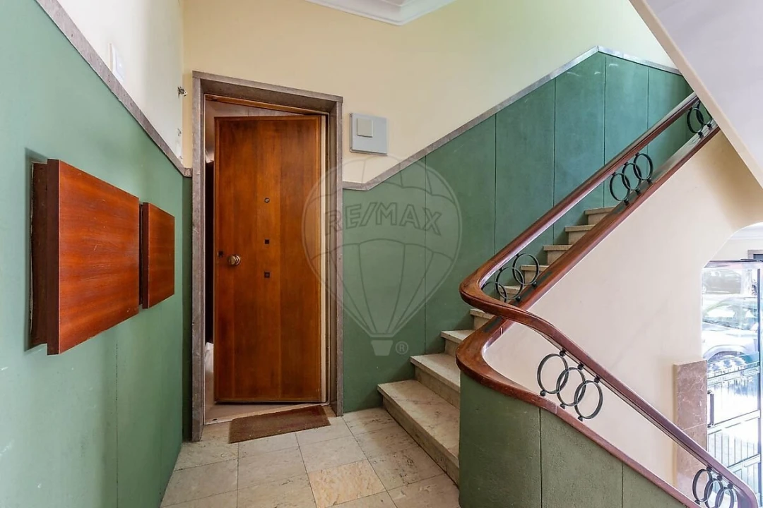 Apartamento T4 para Venda em Alvalade Foto 17