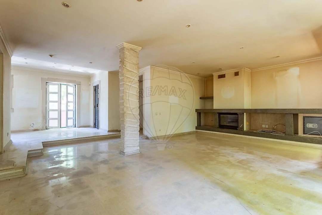 Apartamento T4 para Venda em Alvalade Foto 5