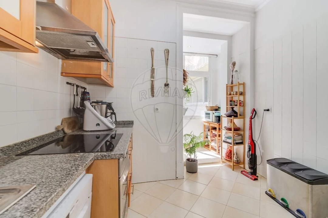 Apartamento T2 para Venda em Campo de Ourique Foto 8
