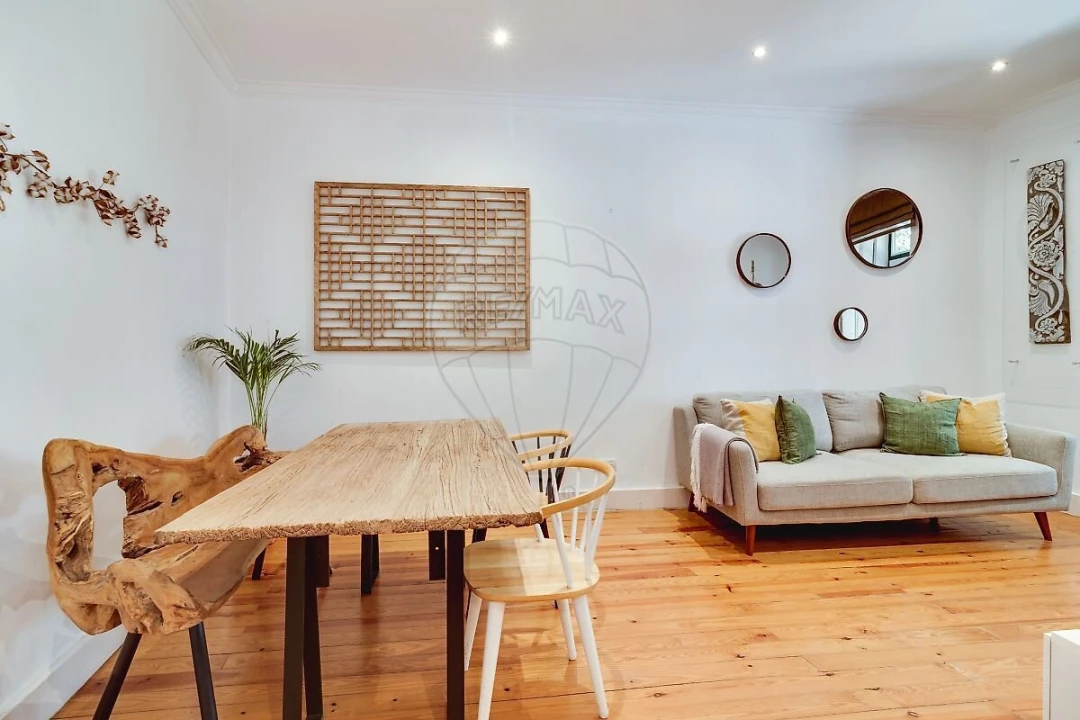 Apartamento T2 para Venda em Campo de Ourique Foto 1
