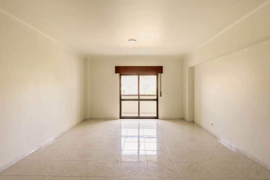 Apartamento T4 para Venda em Carnaxide e Queijas Foto 5