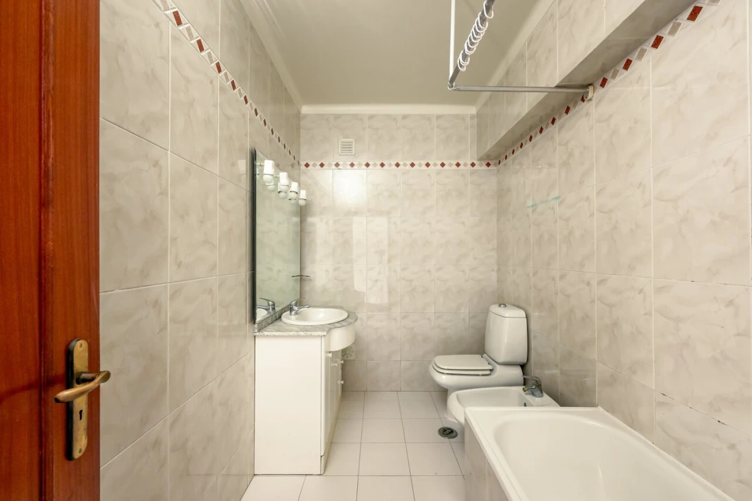 Apartamento T4 para Venda em Carnaxide e Queijas Foto 9