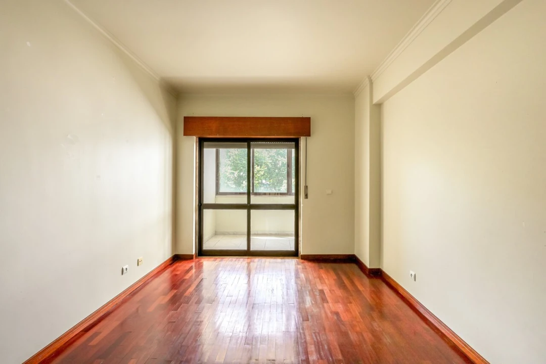Apartamento T4 para Venda em Carnaxide e Queijas Foto 18