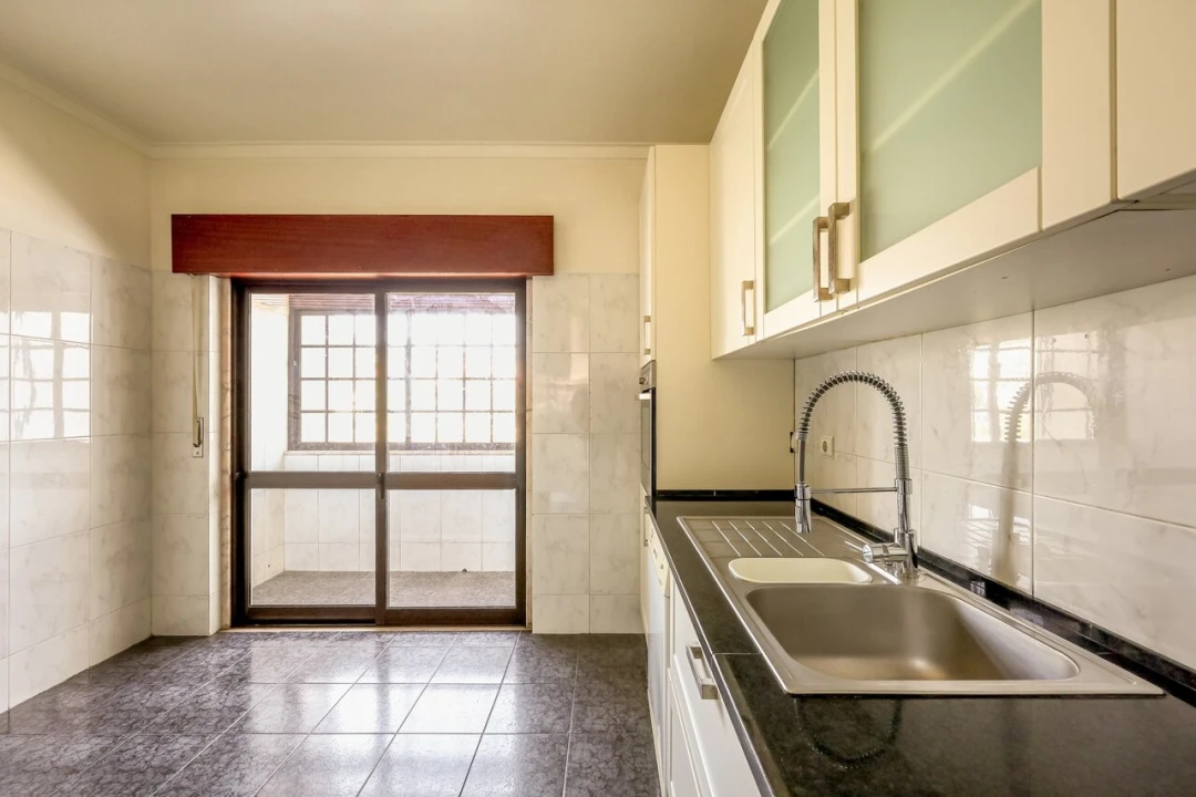 Apartamento T4 para Venda em Carnaxide e Queijas Foto 11