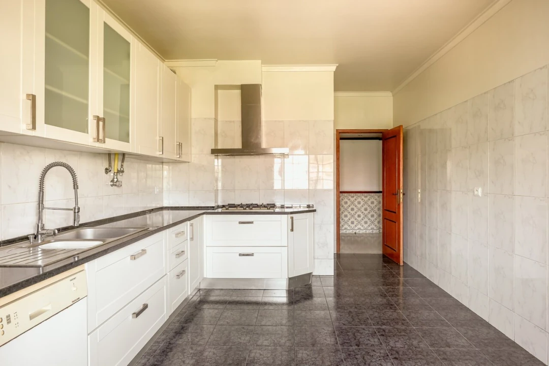 Apartamento T4 para Venda em Carnaxide e Queijas Foto 13