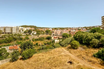 Apartamento T4 para Venda em Carnaxide e Queijas