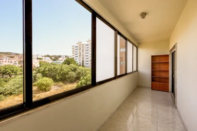 Apartamento T4 para Venda em Carnaxide e Queijas