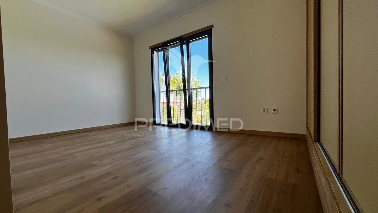 Moradia T3 para Venda em Guia Foto 37