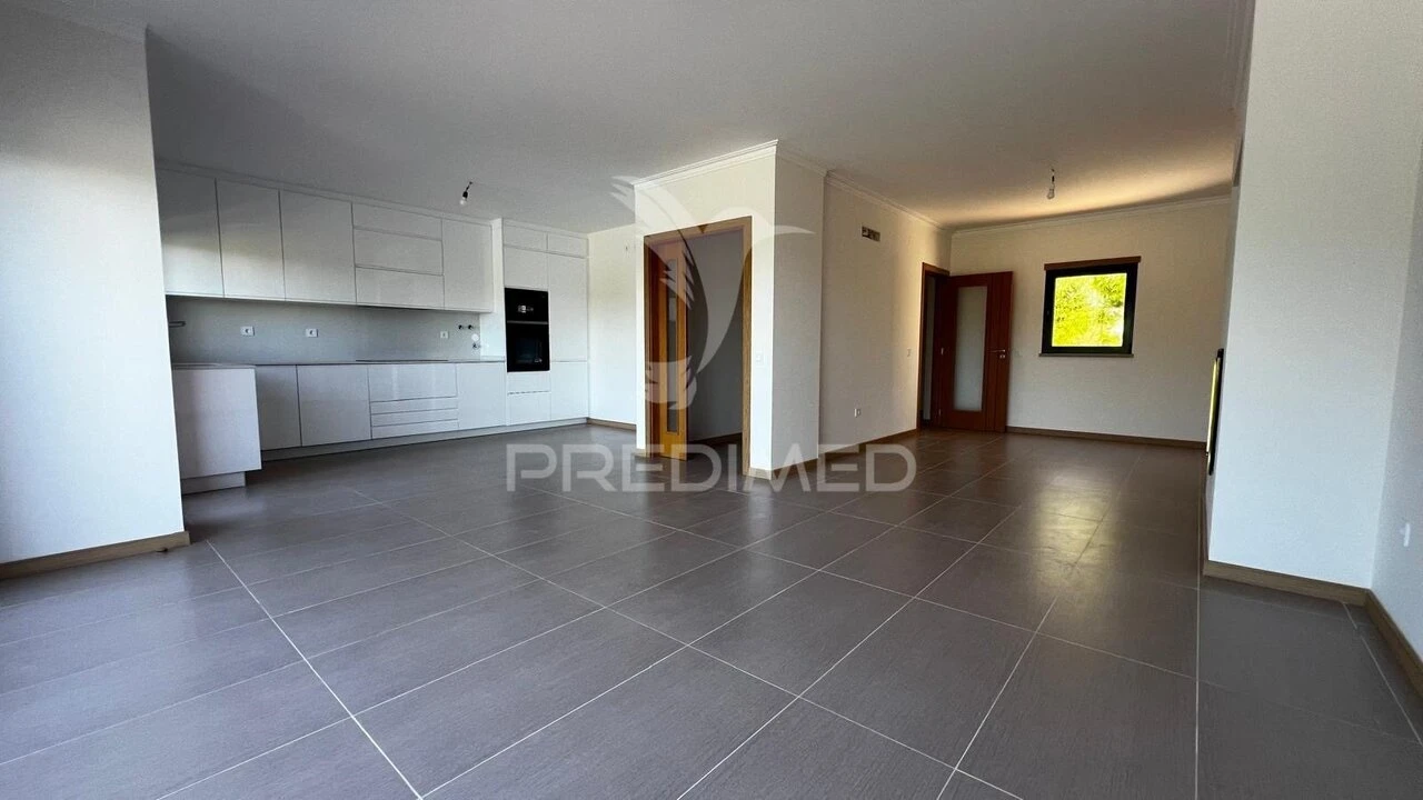 Moradia T3 para Venda em Guia Foto 22