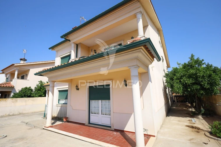 Moradia T4 para Venda em Golegã Foto 3