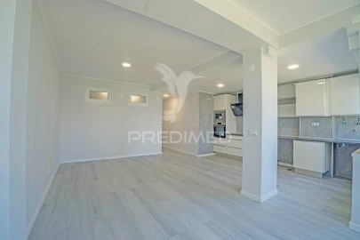 Apartamento T2 para Venda em Oeiras e São Julião da Barra, Paço de Arcos e Caxias