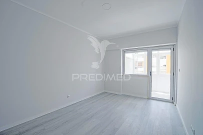 Apartamento T2 para Venda em Oeiras e São Julião da Barra, Paço de Arcos e Caxias