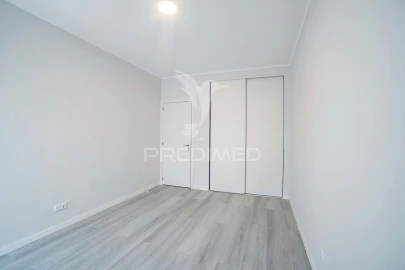 Apartamento T2 para Venda em Oeiras e São Julião da Barra, Paço de Arcos e Caxias