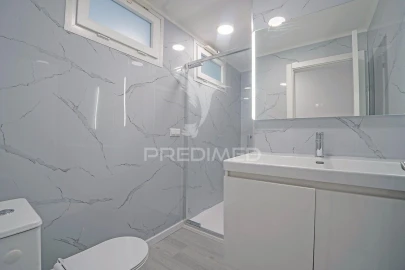 Apartamento T2 para Venda em Oeiras e São Julião da Barra, Paço de Arcos e Caxias