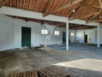 Armazém para Venda em Alcanena e Vila Moreira