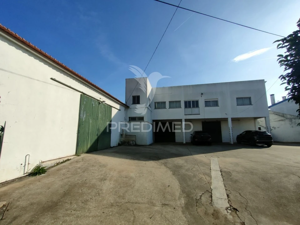 Armazém para Venda em Alcanena e Vila Moreira Foto 1