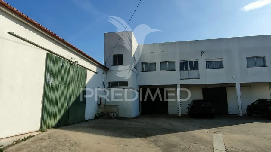 Armazém para Venda em Alcanena e Vila Moreira