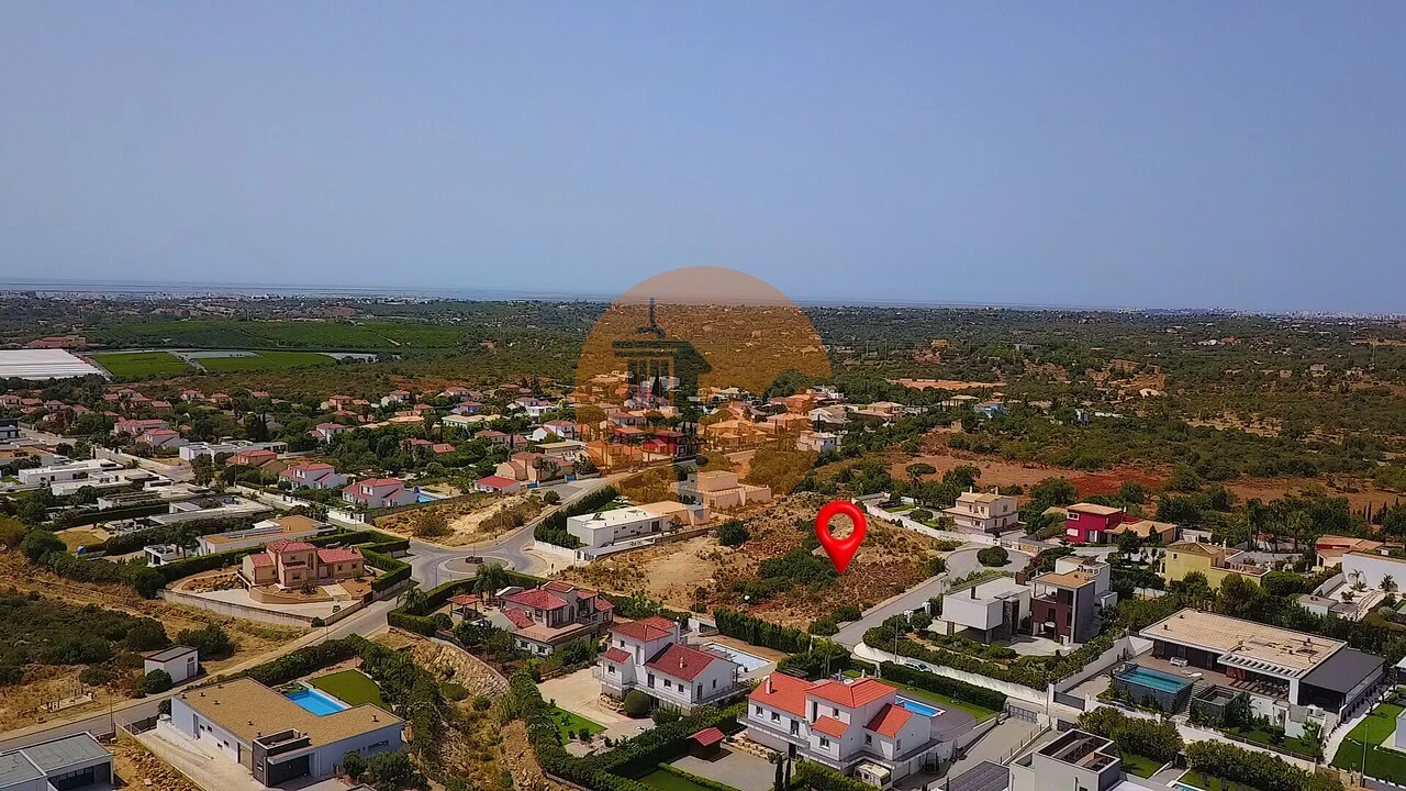 Terreno para Venda em Quelfes Foto 2