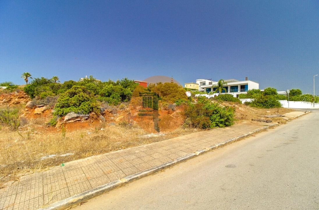 Terreno para Venda em Quelfes Foto 8