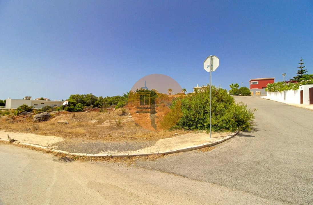 Terreno para Venda em Quelfes Foto 9