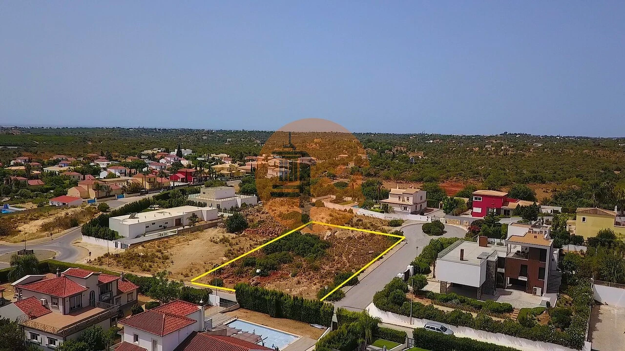 Terreno para Venda em Quelfes Foto 4