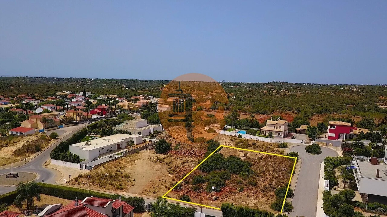 Terreno para Venda em Quelfes Foto 5